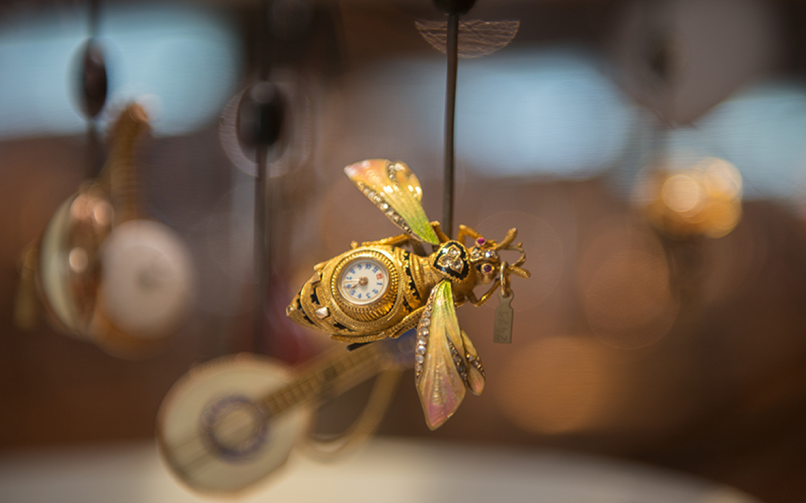 Insect-shaped watch